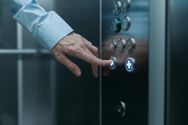 Quel type d’ascenseur installer dans un immeuble collectif ?