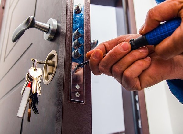 Artisan serrurier : vos solutions sécurité en un clic